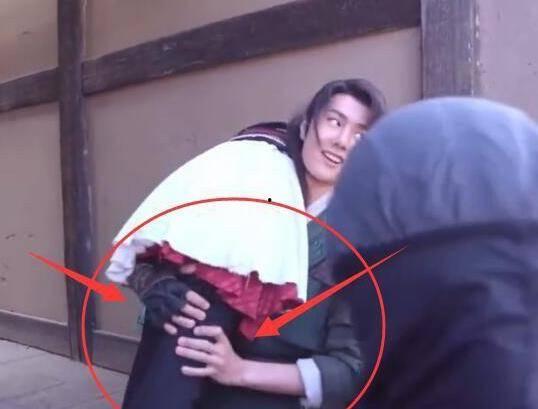 娱乐圈吃瓜王一博赵丽颖,甜蜜互动引热议